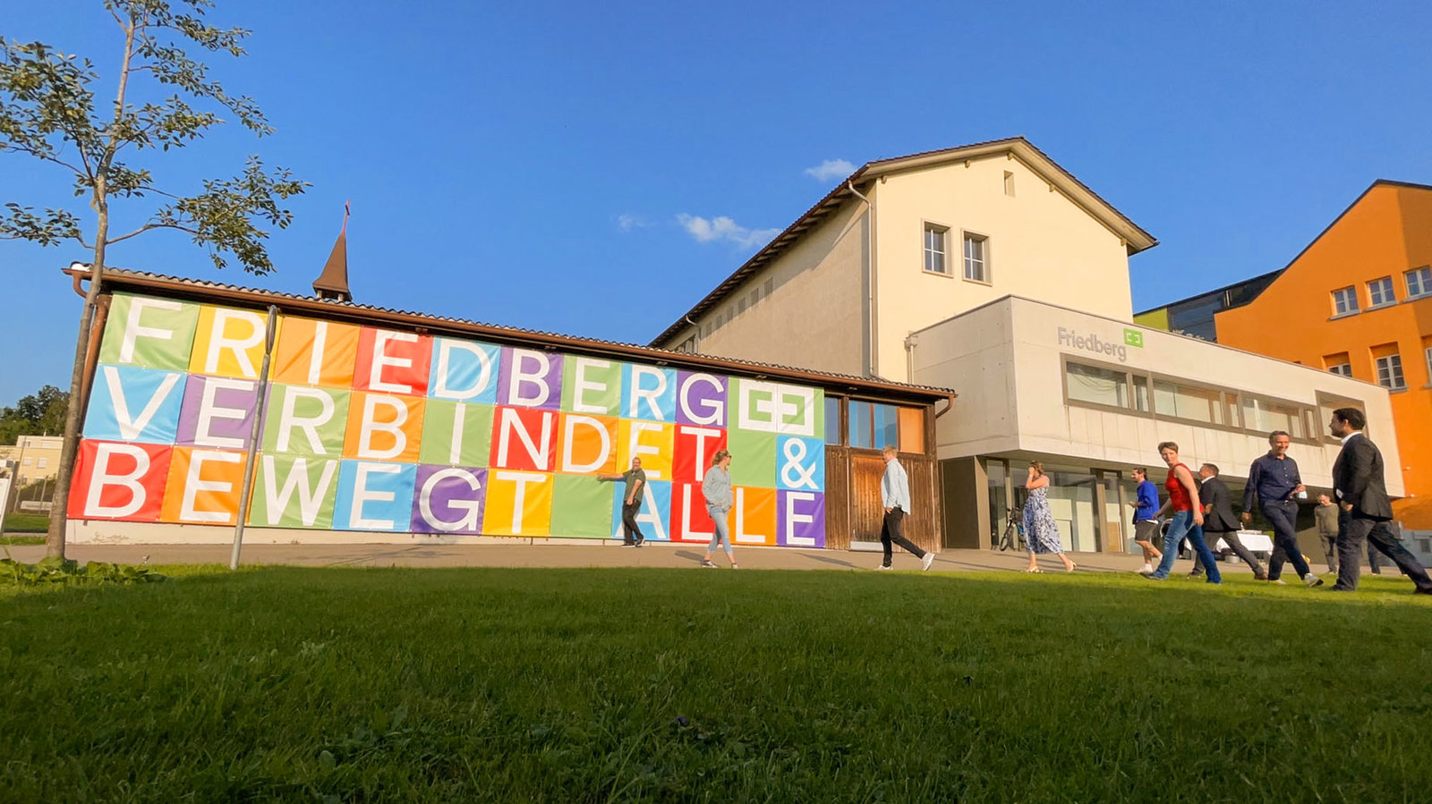 Buchstabenwand Gymnasium Friedberg