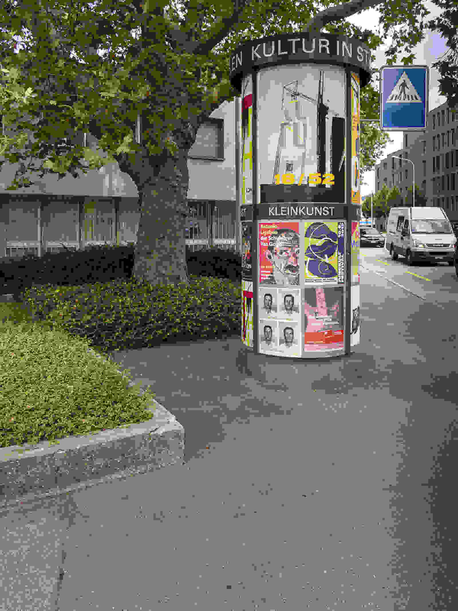 Plakatserie zwoelfzwei von Martin Leuthold